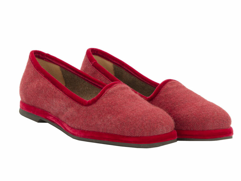 Friulane-rosso-amore-in-100%-cashmere-rigenerato-MATE-CASHMERE