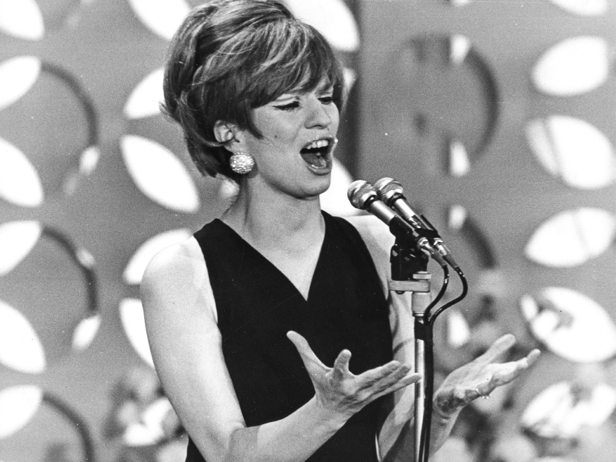 festival-di-sanremo-migliori-beauty-che-hanno-fatto-la-storia-01-iva-zanicchi