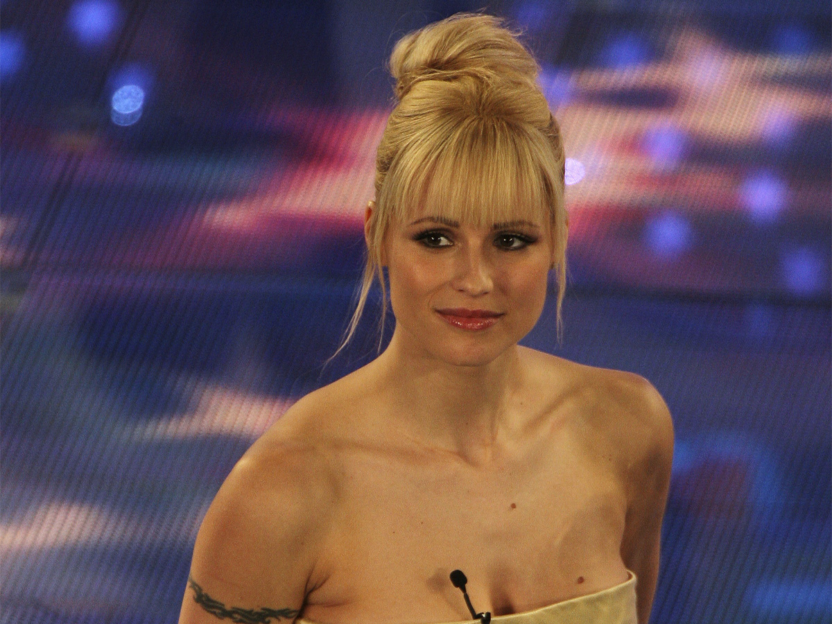 festival-di-sanremo-migliori-beauty-che-hanno-fatto-la-storia-01-michelle-hunziker