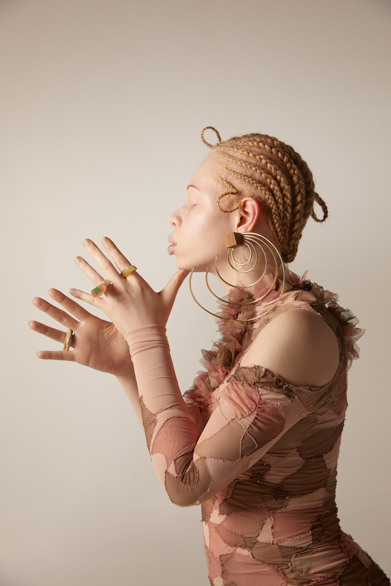 013AAA8A-CC39-4F02-BC70-0D45FA2ECB7E