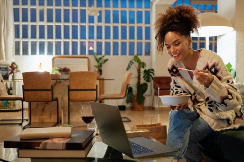Cibo a domicilio: da oggi Deliveroo Plus è incluso nell’abbonamento Amazon Prime