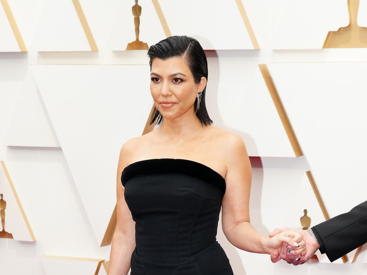 oscar-2022-beauty-look-kourtney-kardashian