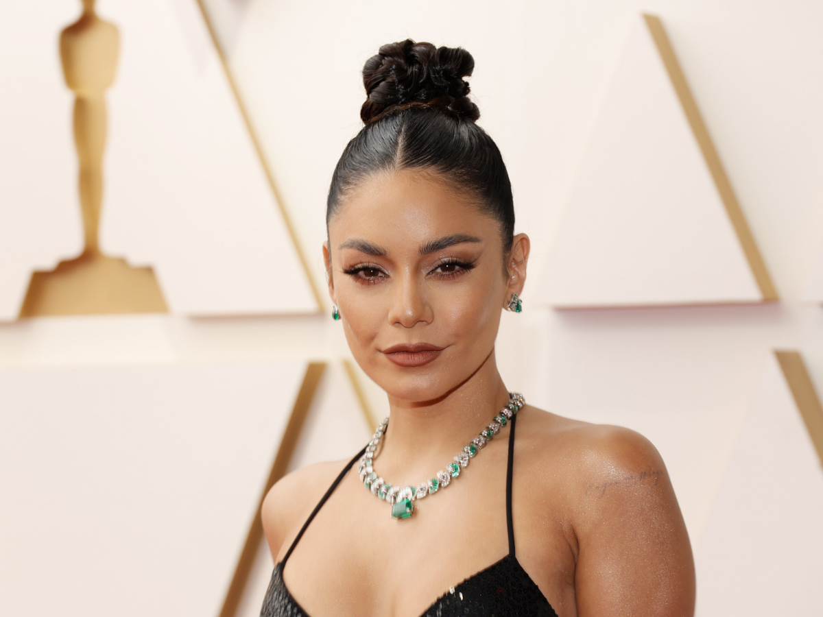 oscar-2022-beauty-look-vanessa-hudgens