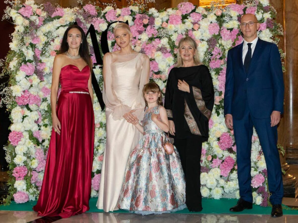 From left to right, Federica Nardoni Spinetta, H.S.H. Princess Charlene of Monaco, H.S.H. Princess Gabriella, Rosanna Trinchese (MCFW), Pascal Camia (SBM). Photo Daniele Guidetti