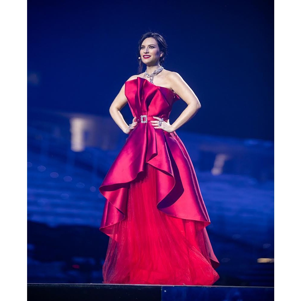 Laura Pausini 1 in Alberta Ferretti_Eurovision Song Contest 2022_01