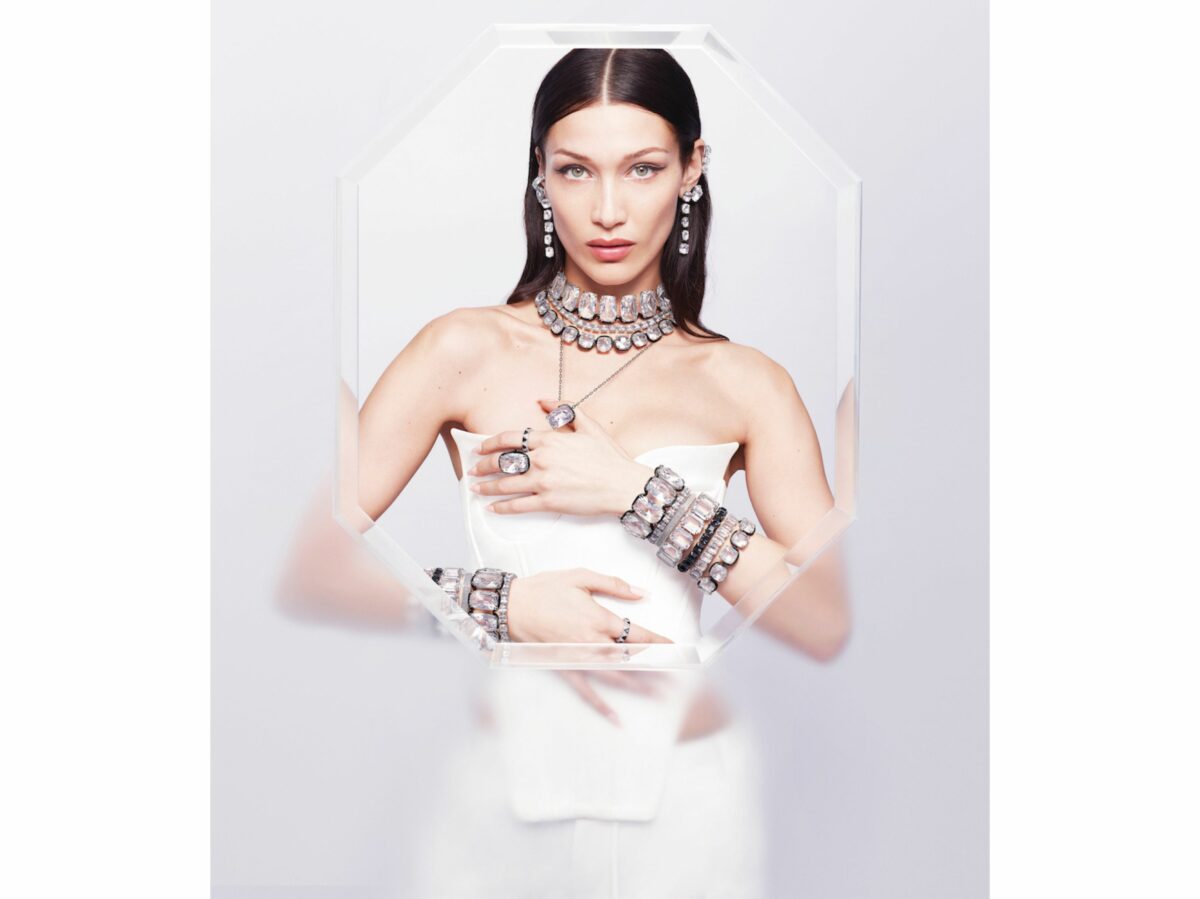 campagna Swarovski Bella Hadid (2)