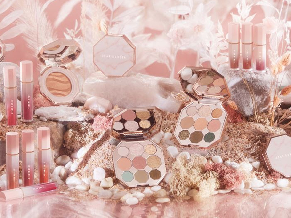 collezioni-make-up-estate-2022-dear-dahlia-Blooming-Edition-III-Luminous-Garden-Collection