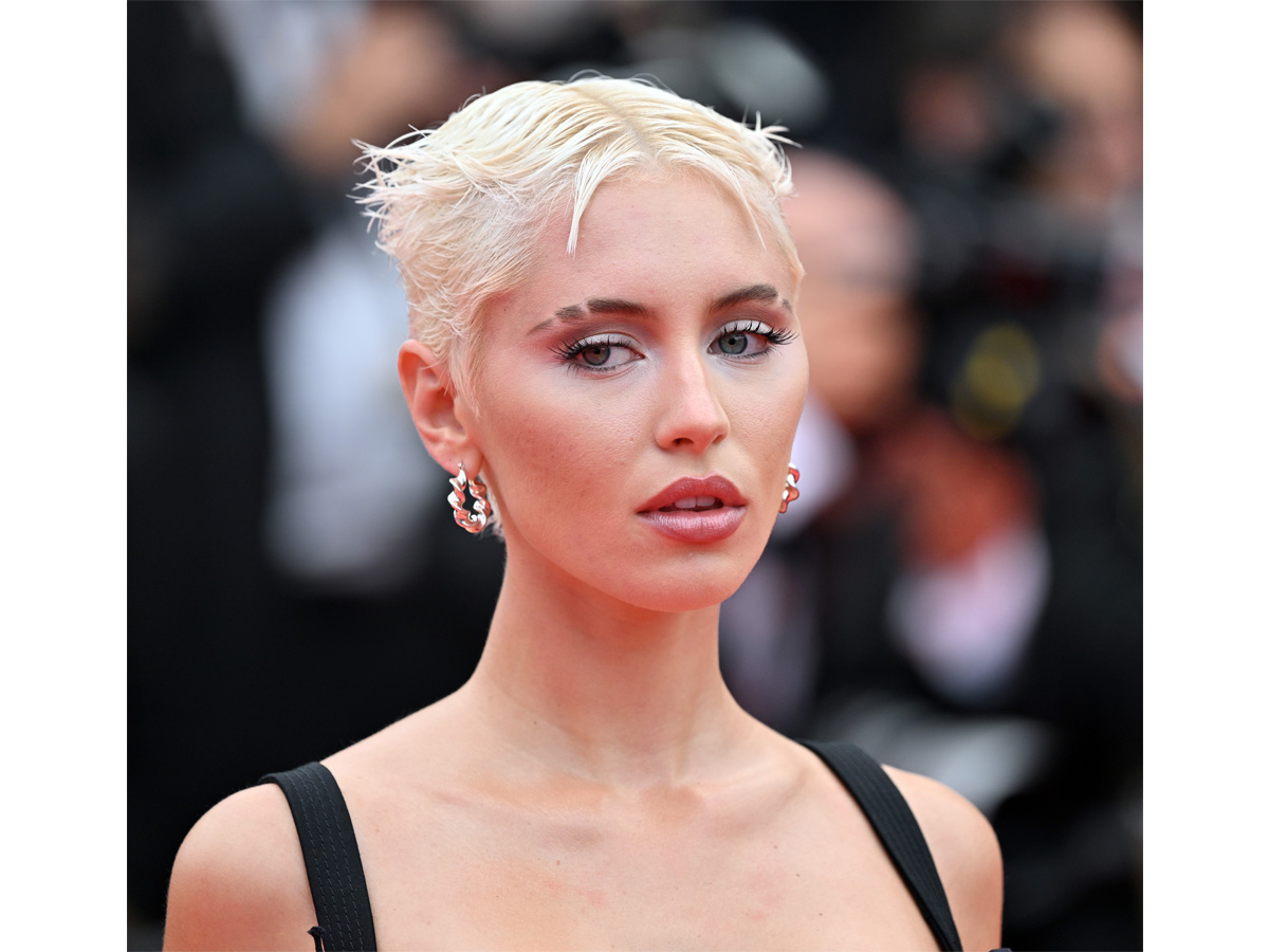 festival-del-cinema-di-cannes-2022-beauty-look-star-red-carpet-35