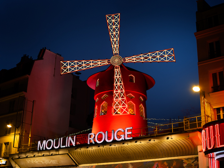 moulin rouge airbnb