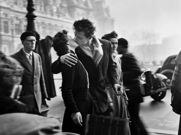 Le-baiser-de-l-Hotel-de-ville-Robert-Doisneau