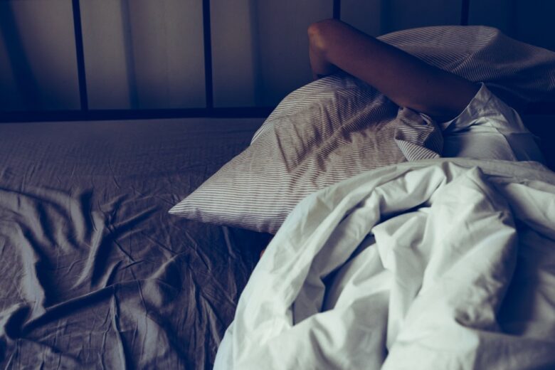 Dormire con le calze fa bene o male? Ecco cosa dicono gli esperti