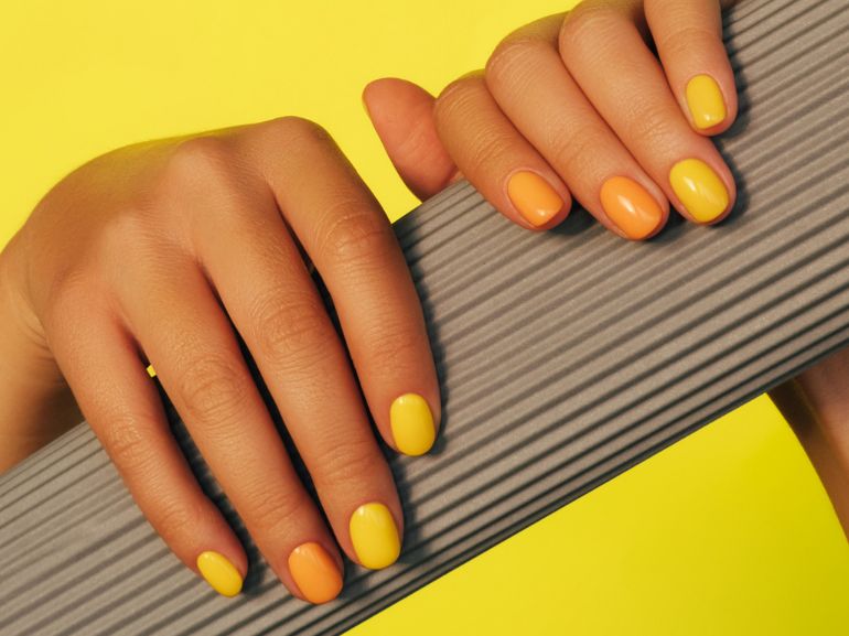 mobile unghie estive semplici