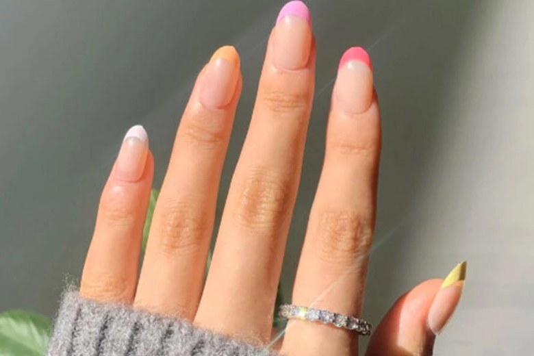Colorfull french nails: la tendenza dal sapore estivo per le tue unghie
