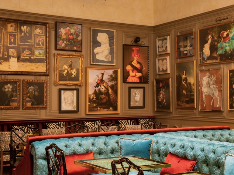 Don Pasquale, Maalot Roma-Lounge con quadreria(1)