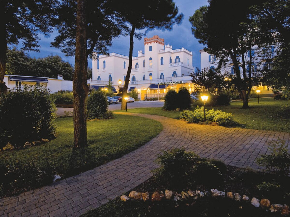 Hotel casa bianca al mare (2)