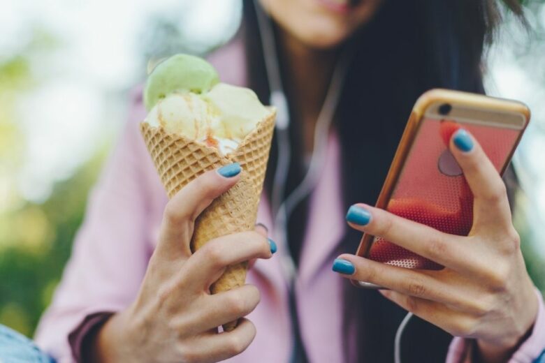 La Ice Cream Manicure è la nostra nuova nail obsession