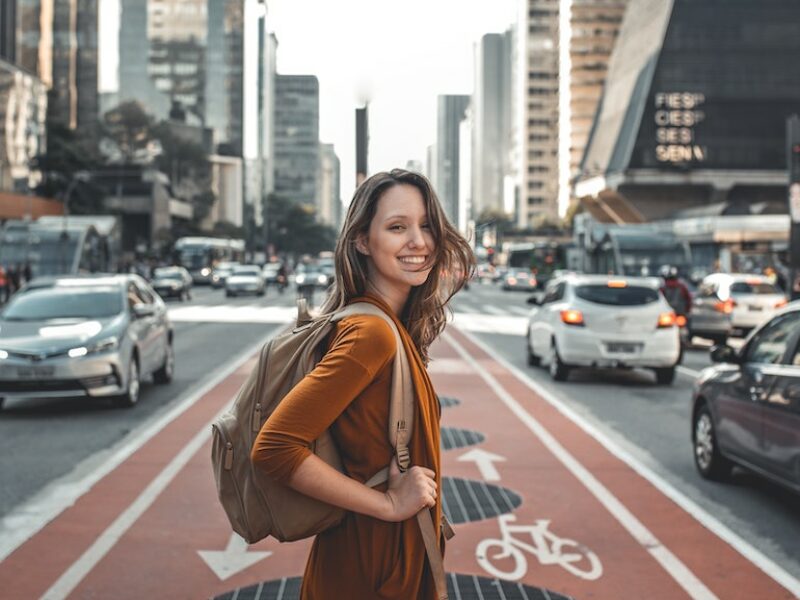 zaino ragazza viaggio