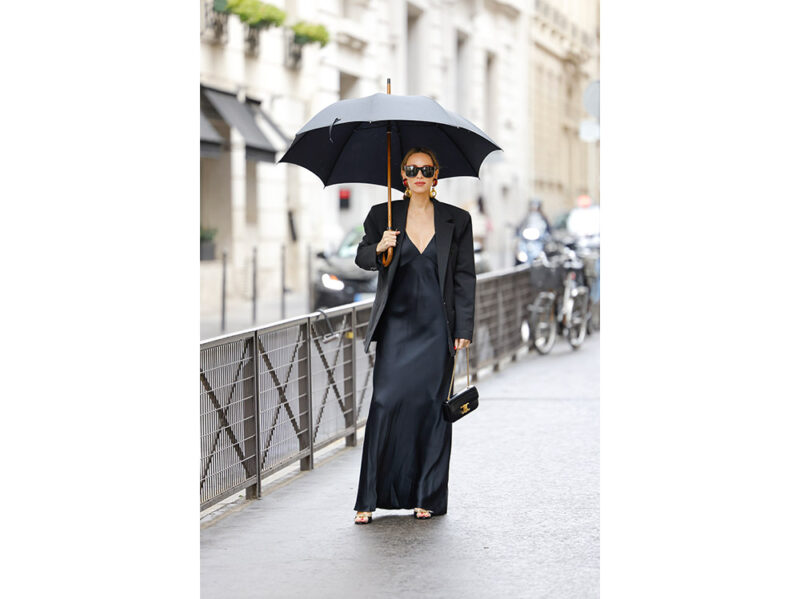 Alexandra-Lapp-slip-dress-e-blazer-oversize
