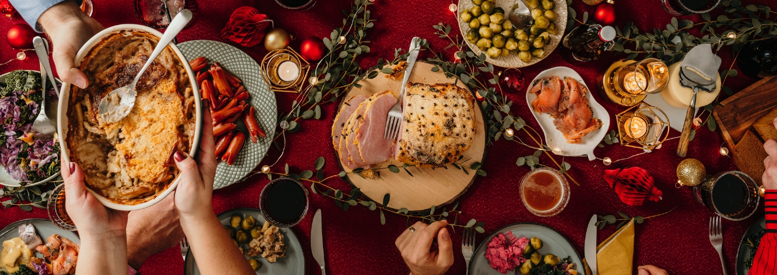 GettyImages-regali di natale tavola