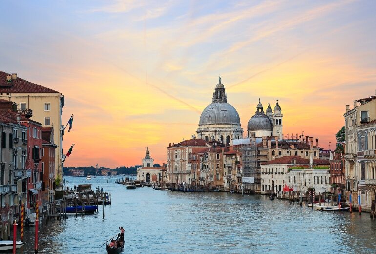 Venezia: 3 itinerari per scoprirla “come un gondoliere”