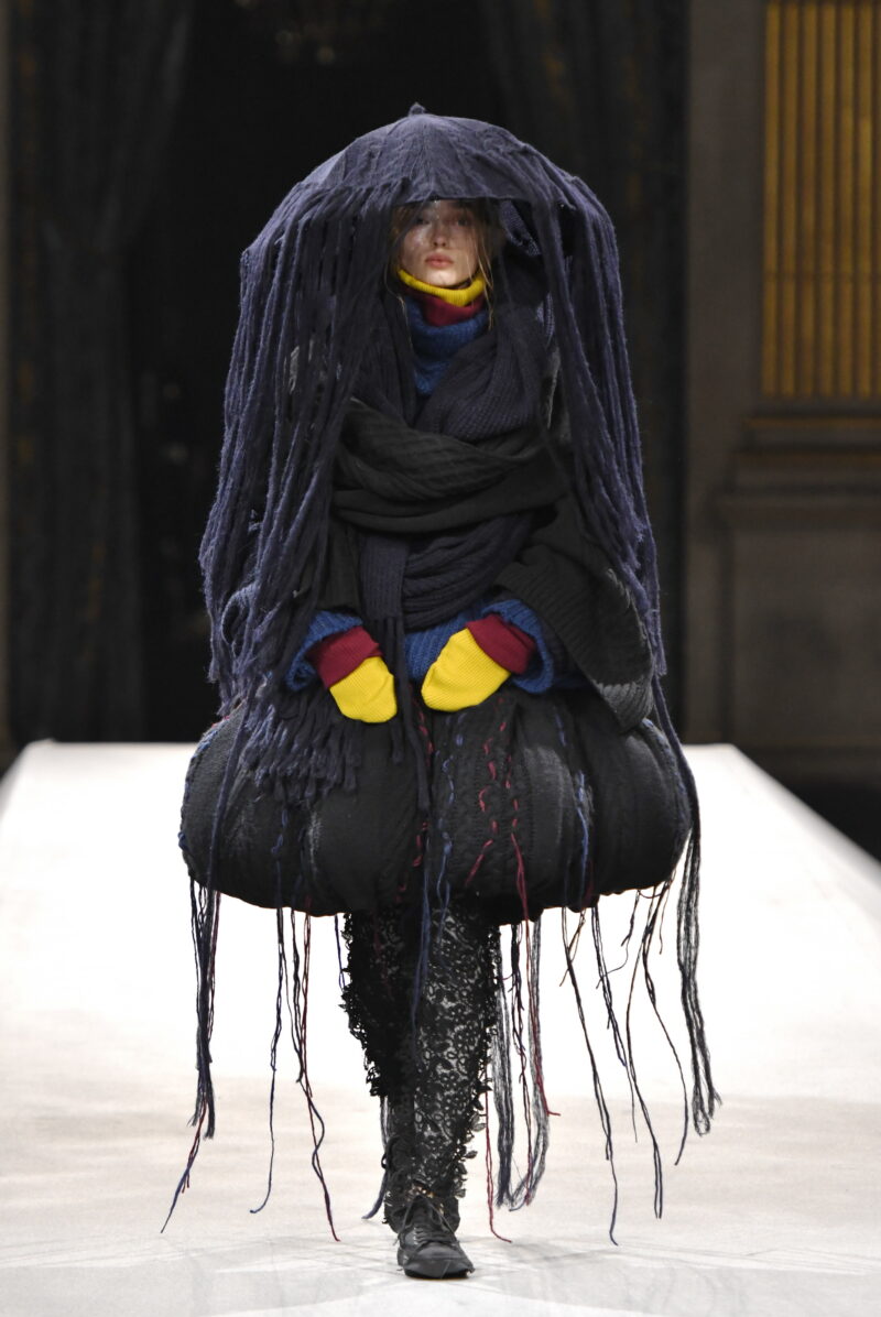 Yohji Yamamoto -Runway – Fall/Winter 2022-2023 Paris Fashion Week