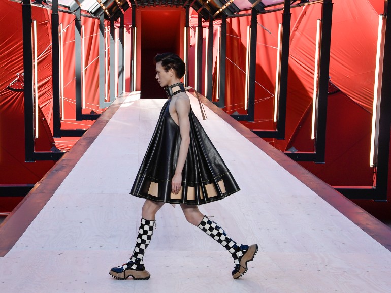 Louis Vuitton: la sfilata primavera-estate 2024 in live streaming - la  Repubblica