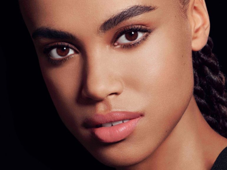 mobile capelli castani (1)