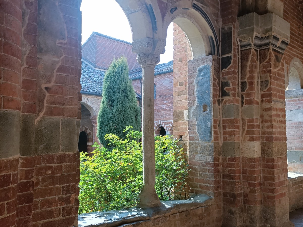 Abbazia Vezzolano chiostro