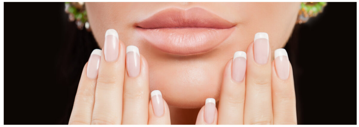 french manicure opaca nail art sofisticata autunno inverno 2022 2023 cover desktop