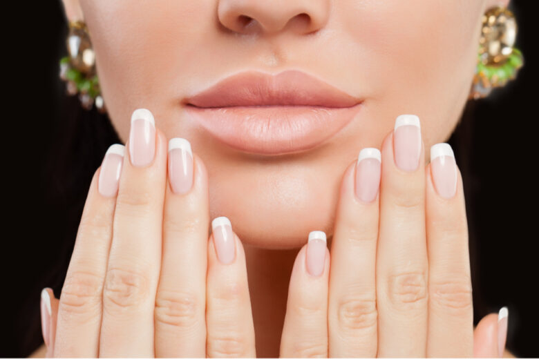 Se ami la french manicure, in questo articolo trovi 30 bellissime ispirazioni per la tua nail art primavera estate