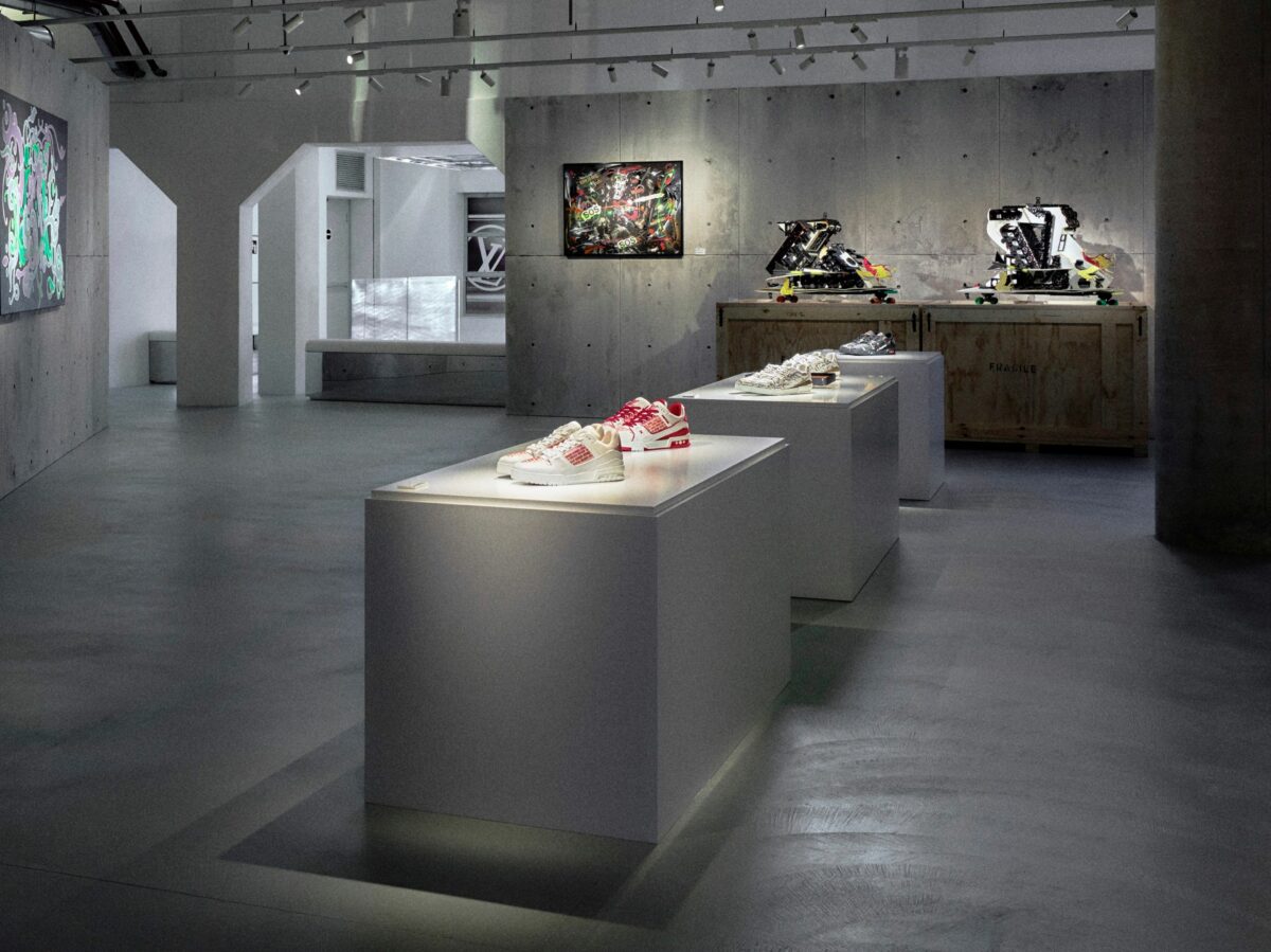 Mostra White Canvas Louis Vuitton (3)