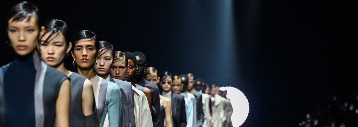 _d_fendi-fw23-24-sfilata-fashion-show-runway