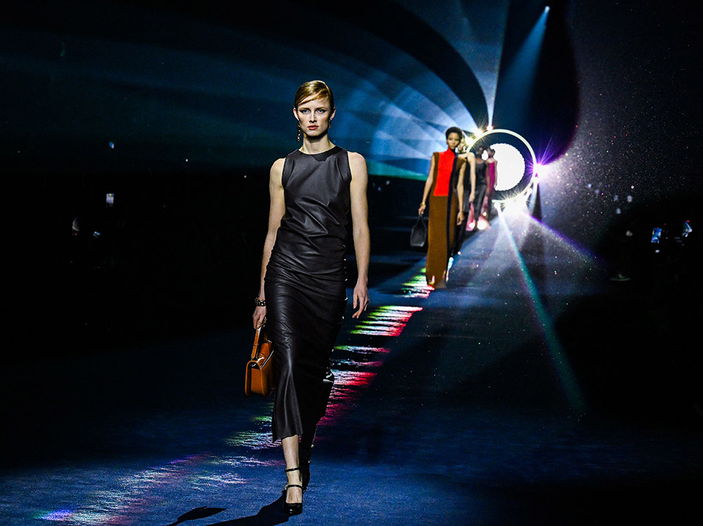 fendi-fw23-24-sfilata-fashion-show-runway-12