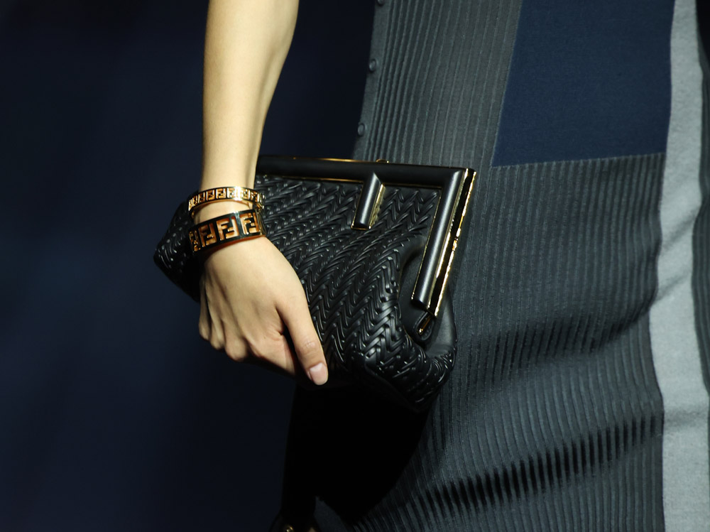 fendi-fw23-24-sfilata-fashion-show-runway-7