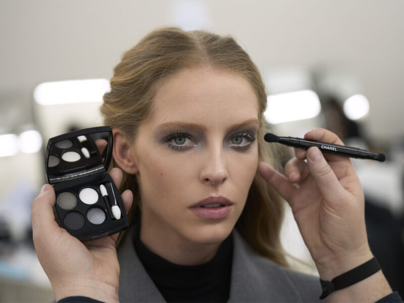 chanel-beauy-backstage-sfilata-autunno-inverno-2023-04