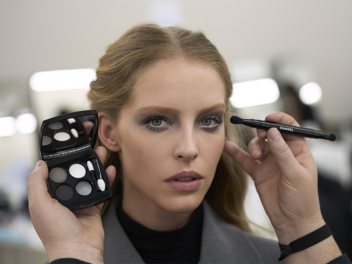 chanel-beauy-backstage-sfilata-autunno-inverno-2023-04