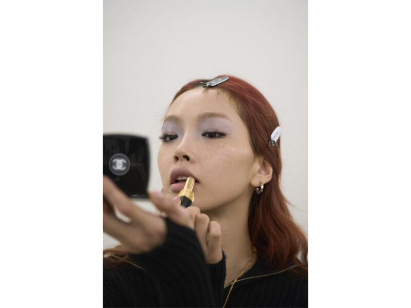 chanel-beauy-backstage-sfilata-autunno-inverno-2023-13