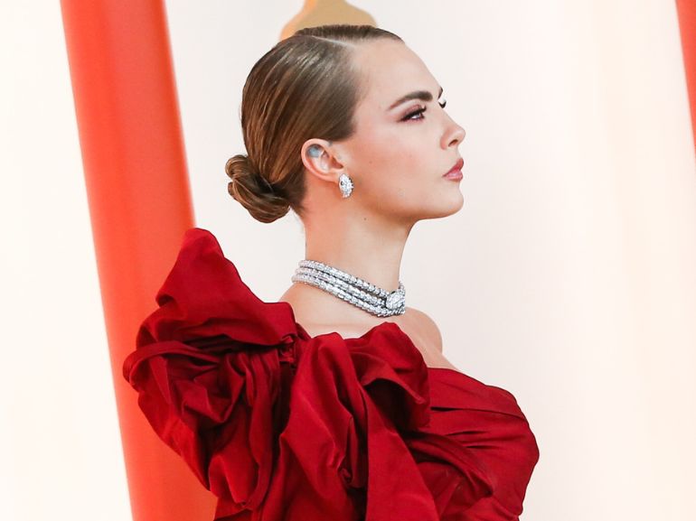 mobile acconciature capelli raccolti 2023