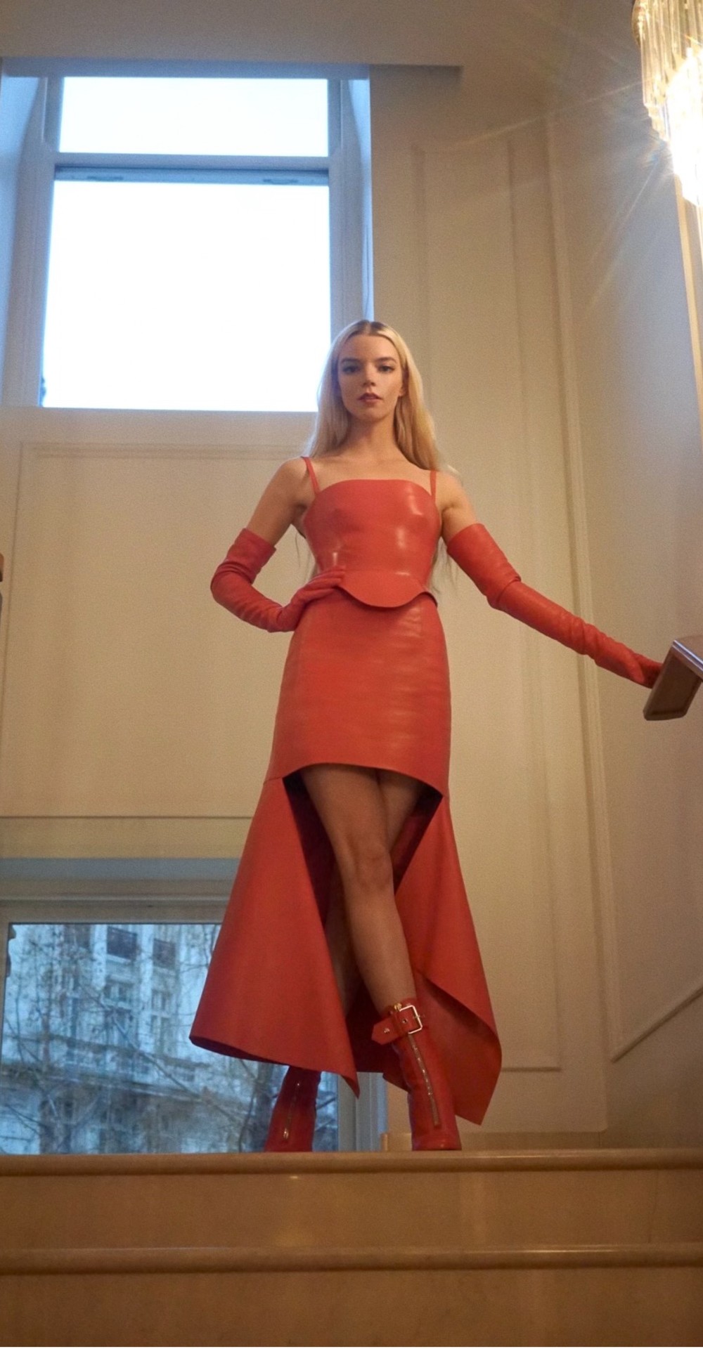 ok Anya Taylor-Joy wearing Alexander McQueen Pre-AW23 (1)