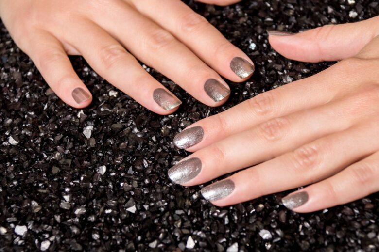 Unghie metallizzate: le nail art più belle per la tua primavera estate