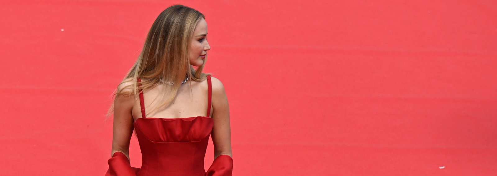 jennifer lawrence cannes DESK