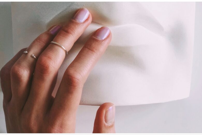 Nail art estate 2023: innamoratevi delle uruuru nails, le unghie cangianti in stile giapponese