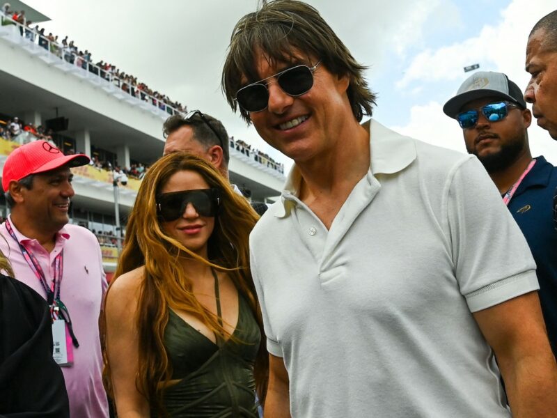 tom cruise shakira hero piccola