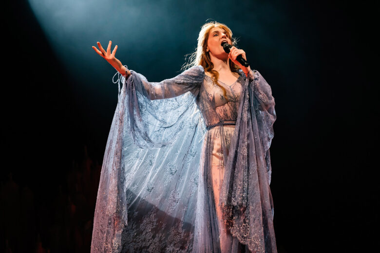 Florence Welch: l’evoluzione dello stile sul palco della sacerdotessa della musica
