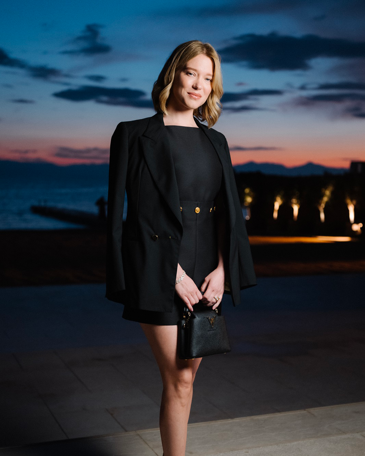 LEA-SEYDOUX—LOUIS-VUITTON—DEEP-TIME_