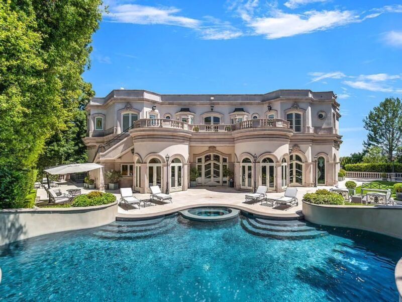 Mariah Carey Beverly Hills Escape - booking