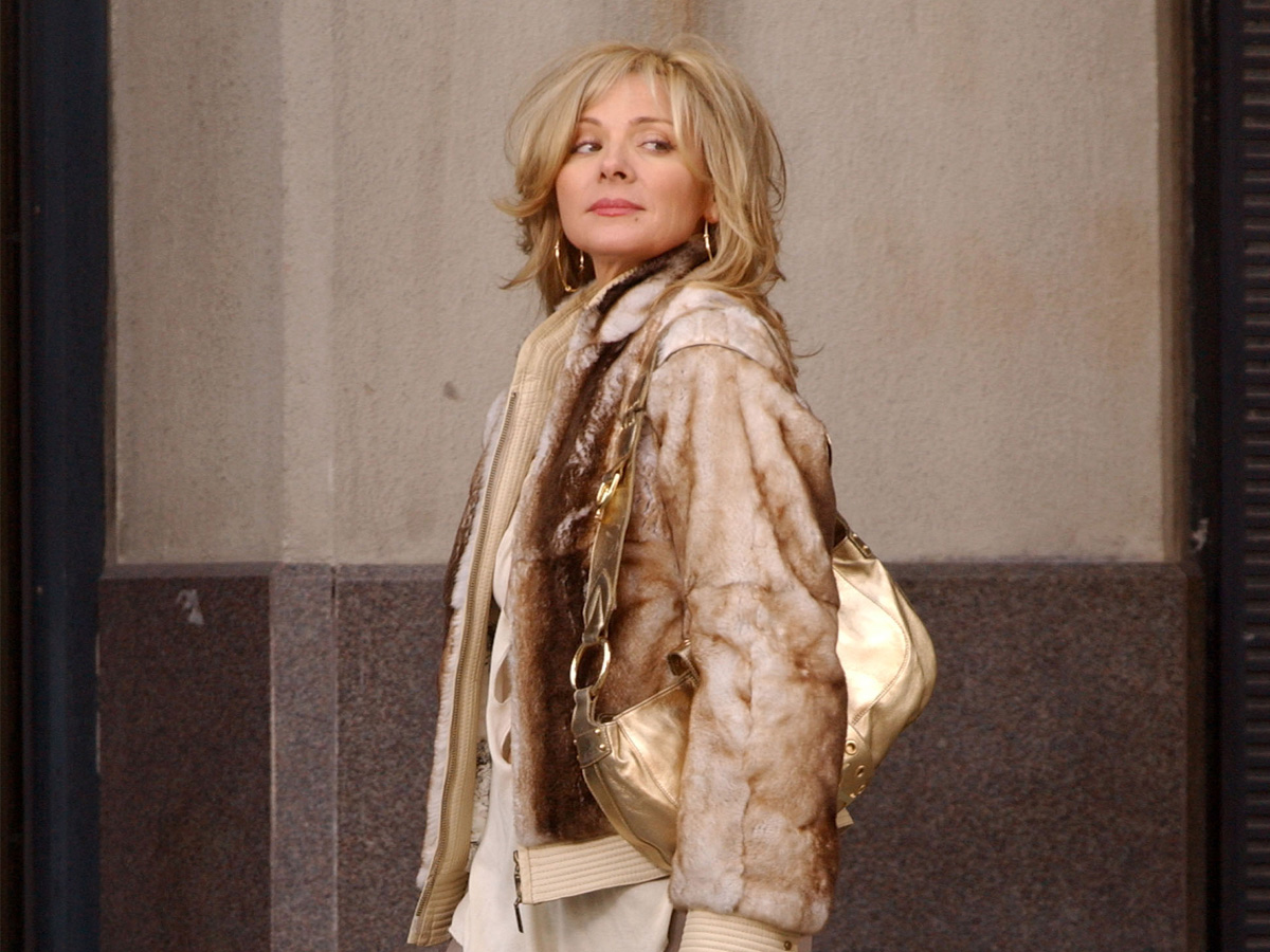 samantha-jones-beauty-look-trucco-capelli-and-just-like-that-sex-the-city-05