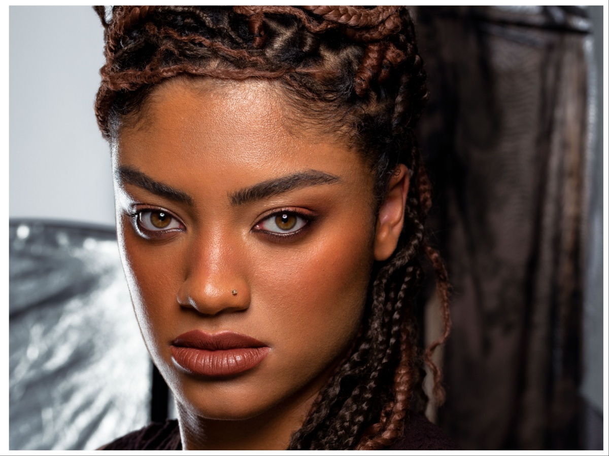 trucco-effetto-abbronzatura-trend-estate-2023-make-up-mac-cosmetics-19