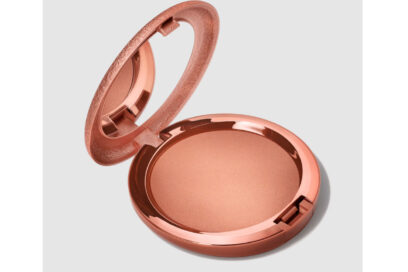trucco-effetto-abbronzatura-trend-estate-2023-make-up-mac-cosmetics-22