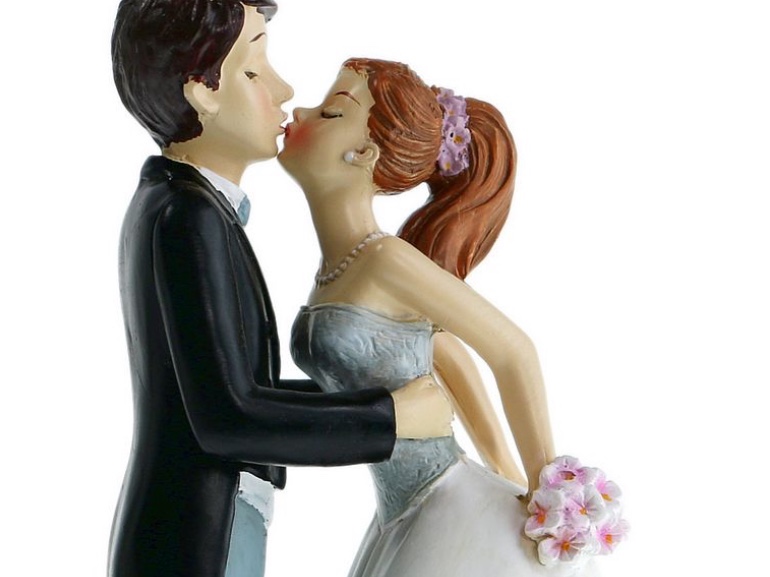 Cake-Topper-Sposi-che-si-Baciano-2